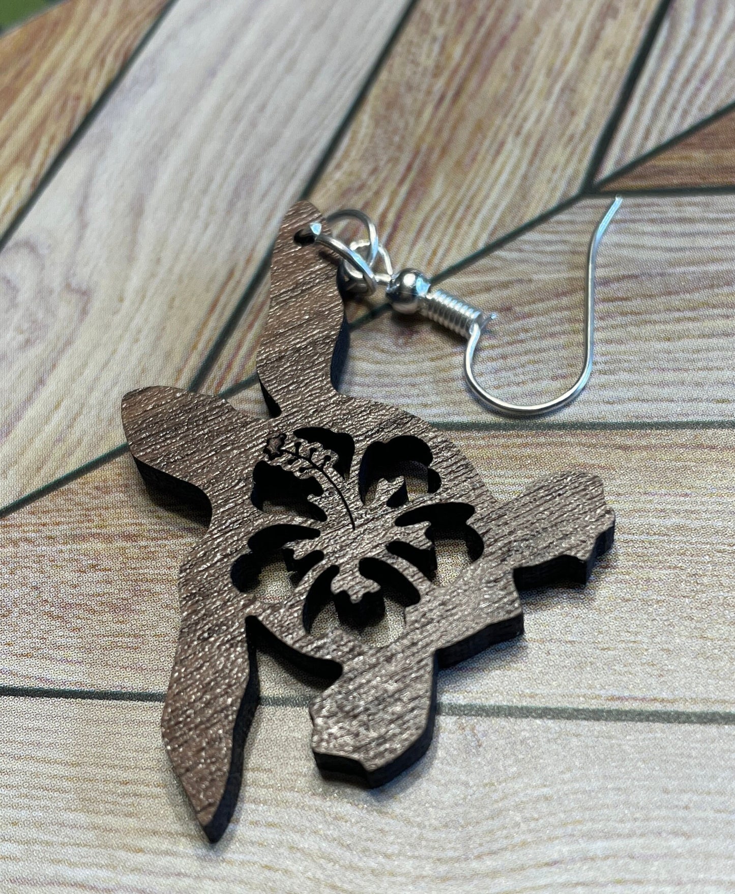 Ocean-inspired Turtle Earrings, Sea Turtle Dangle Earrings, Beachy Turtle Dangle Earrings