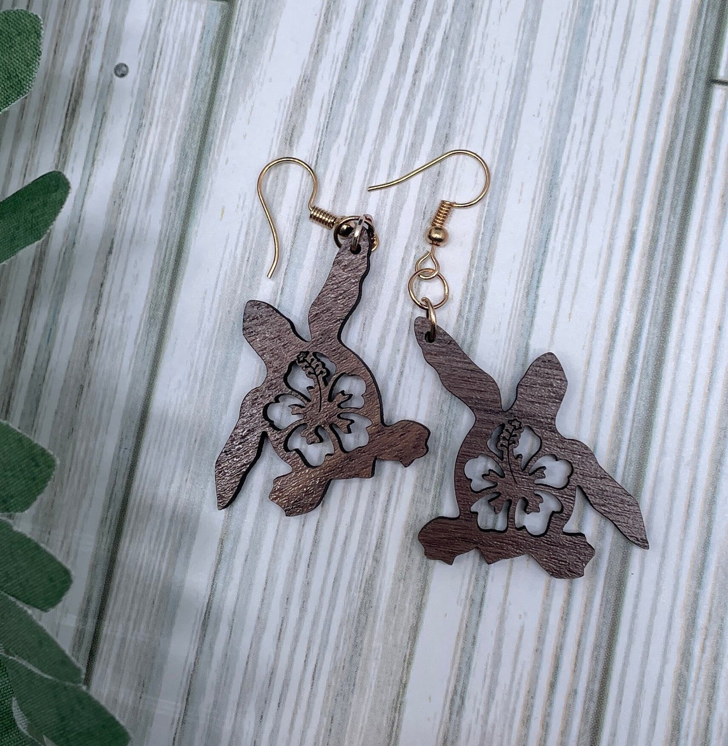 Ocean-inspired Turtle Earrings, Sea Turtle Dangle Earrings, Beachy Turtle Dangle Earrings