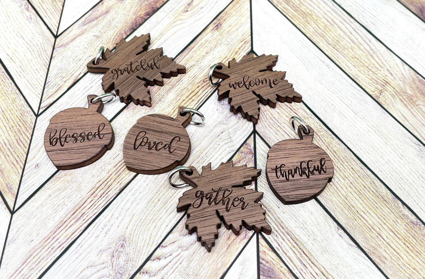 Thanksgiving Wine Charms Set of 6 – Engraved Wood with Gratitude Words – Acorn & Leaf Shapes
