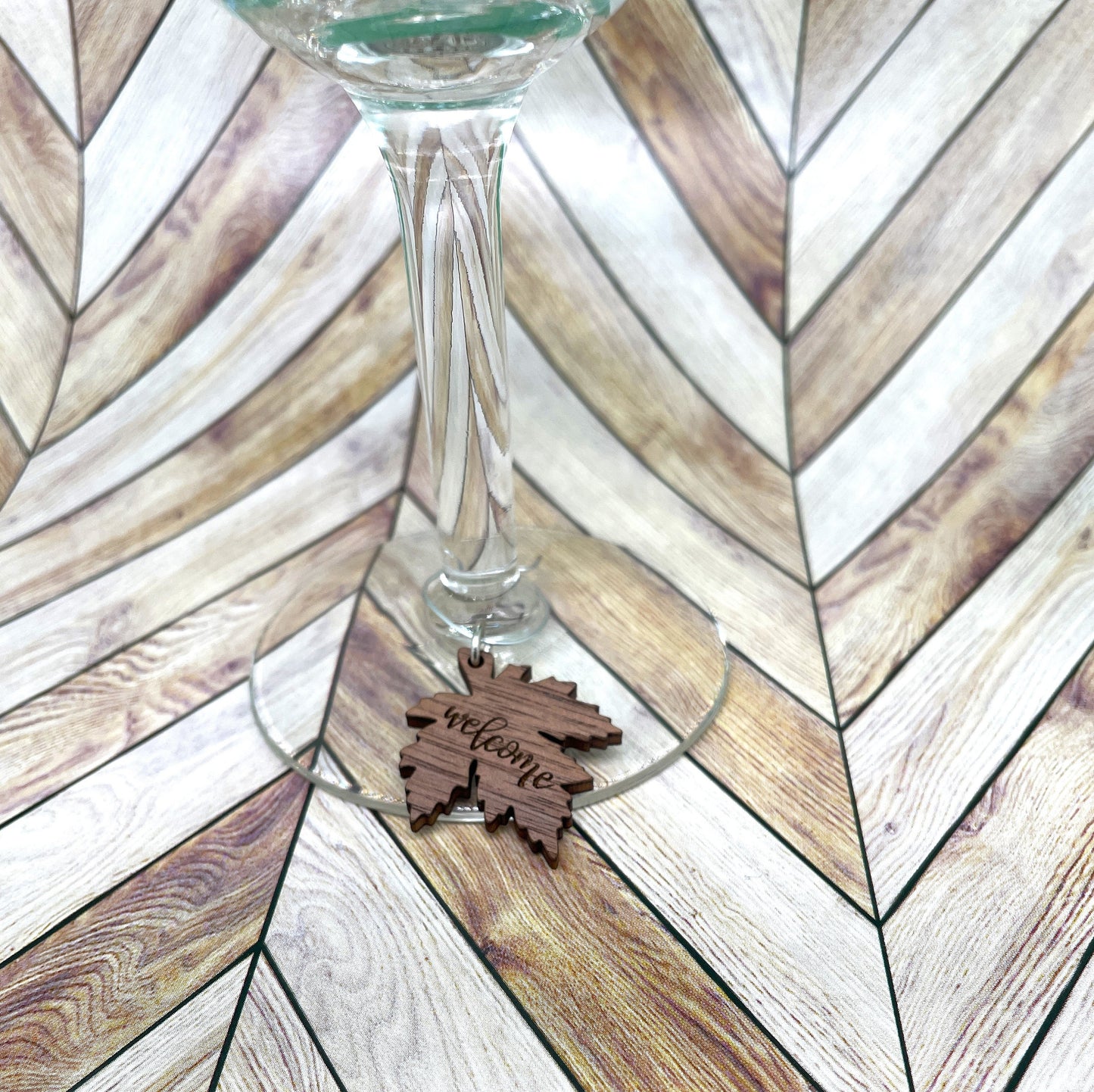 Thanksgiving Wine Charms Set of 6 – Engraved Wood with Gratitude Words – Acorn & Leaf Shapes