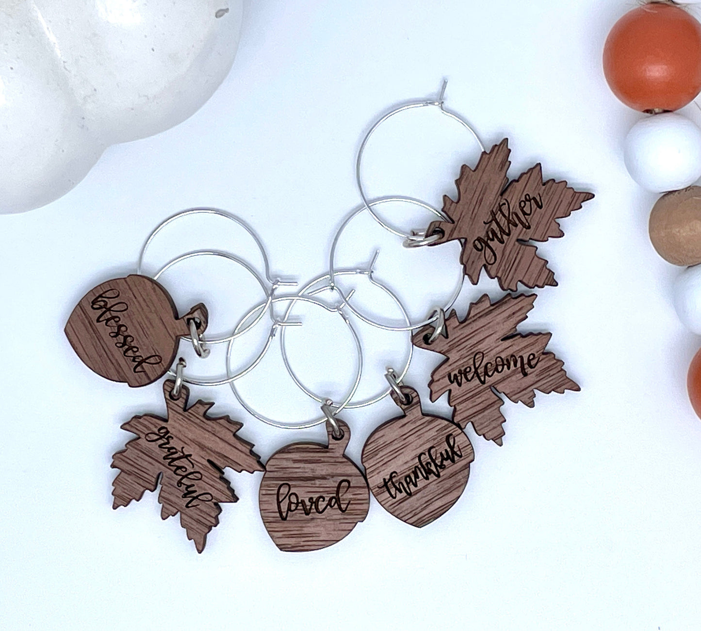 Thanksgiving Wine Charms Set of 6 – Engraved Wood with Gratitude Words – Acorn & Leaf Shapes