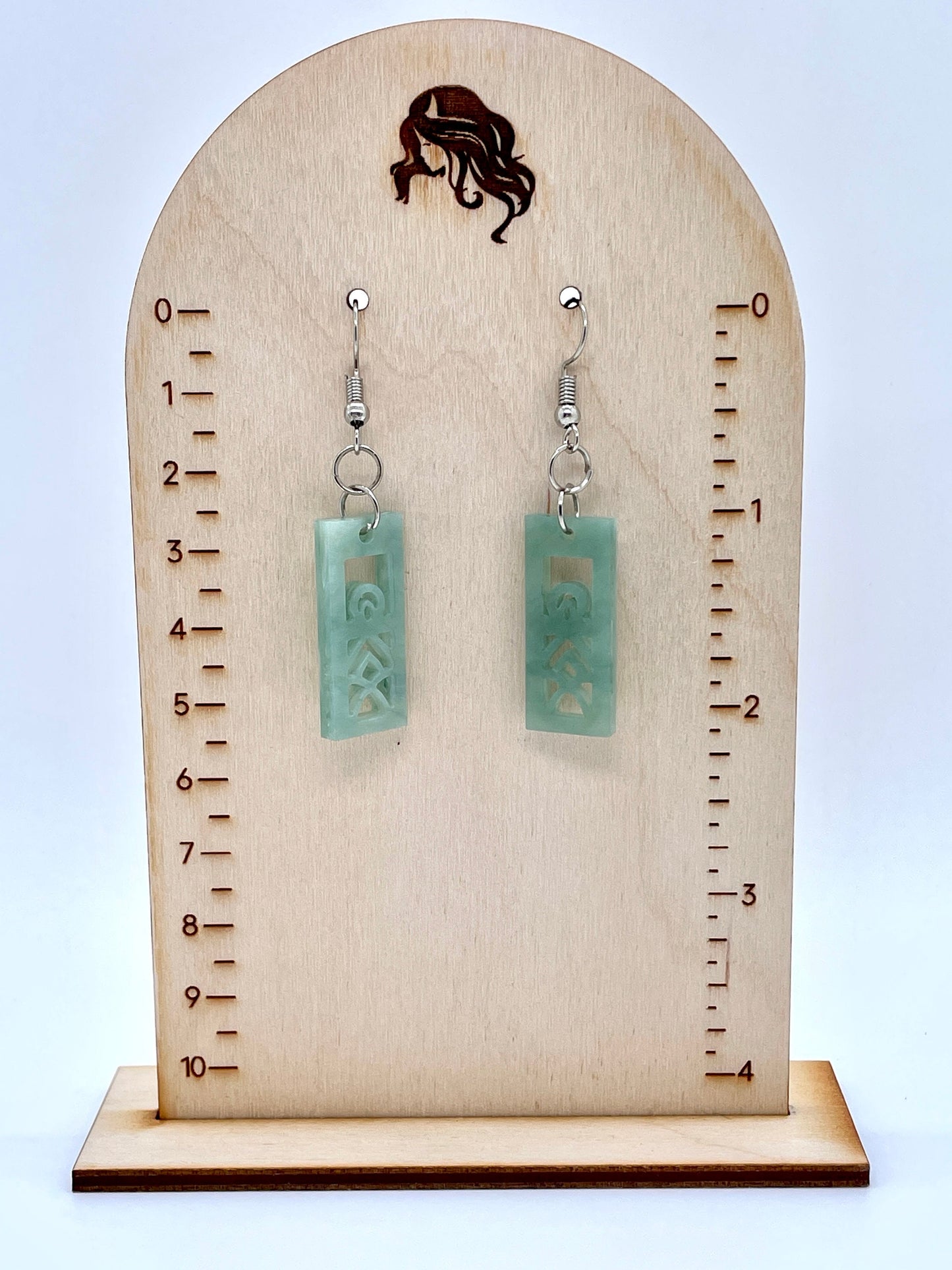 Elegant Green Tea Acrylic Earrings: Unique Jade-Inspired Design