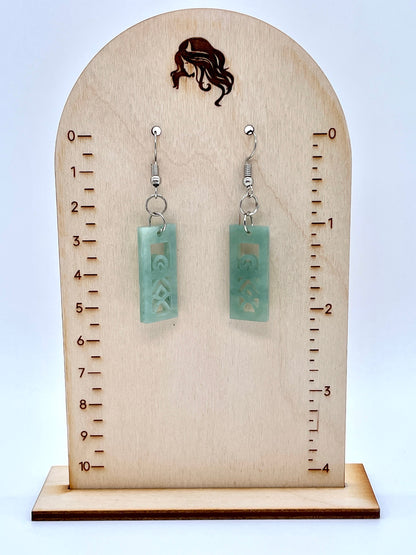 Elegant Green Tea Acrylic Earrings: Unique Jade-Inspired Design