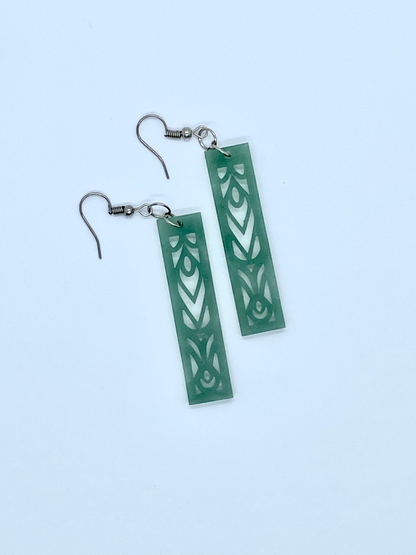 Elegant Green Tea Acrylic Earrings: Unique Jade-Inspired Design